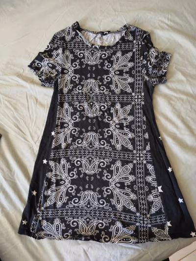 Summer short dress Tezenis by Tezenis — pre-loved on Thrifted.mt