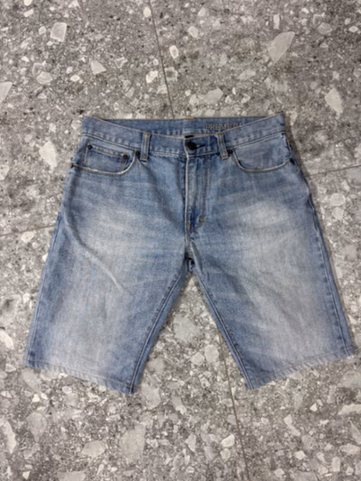 Gap blue denim shorts 30/32 by Gap — pre-loved on Thrifted.mt