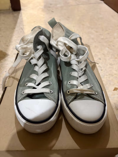 Green High-Top Canvas Trainers — pre-loved on Thrifted.mt