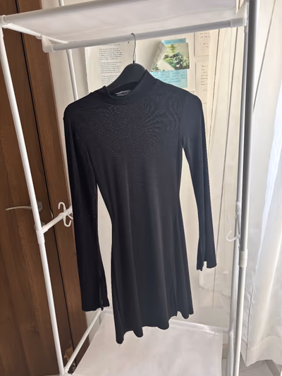 Black ribbed high-neck dress by Bershka — pre-loved on Thrifted.mt