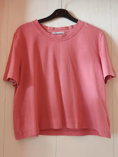 Camiseta de algodão com gola redonda da Zara by Zara — pre-loved on Thrifted.mt
