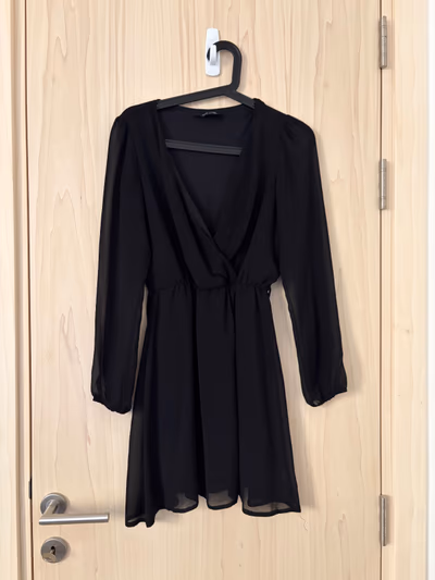 Black long-sleeve wrap dress by New Look — pre-loved on Thrifted.mt
