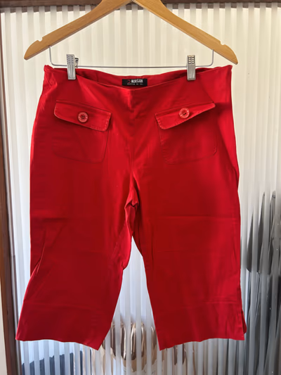 Red Morgan Capri Shorts by Morgan — pre-loved on Thrifted.mt