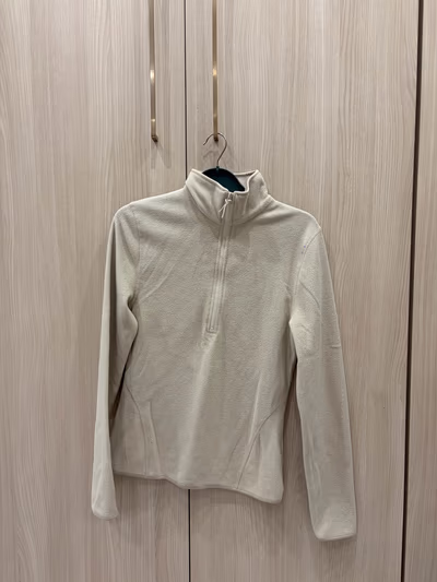 Cream fleece zip neck jumper — pre-loved on Thrifted.mt