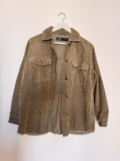 Olive green cotton Zara jacket by Zara — pre-loved on Thrifted.mt