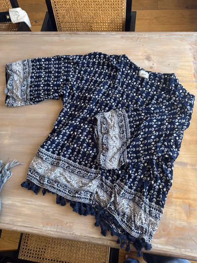 Kimono estampado con ribete de borlas by Pimkie — pre-loved on Thrifted.mt