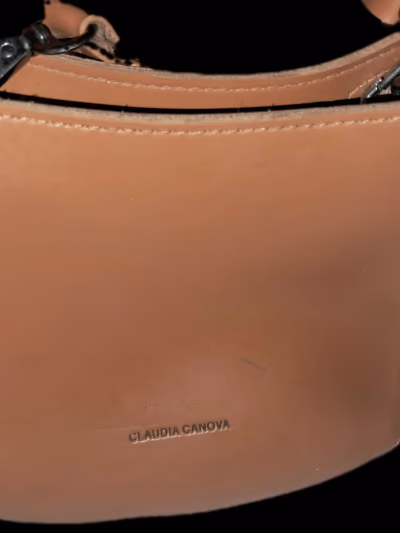Claudia Canova Tan Vegan Leather Saddle Crossbody Bag by Claudia Canova — pre-loved on Thrifted.mt