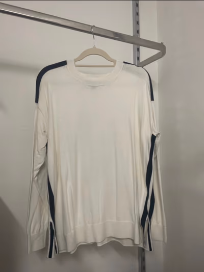 Banana Republic Striped Crew-Neck Jumper by Banana Republic — pre-loved on Thrifted.mt