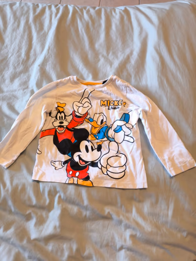 Mickey and Friends Long-Sleeve Top by Lefties — pre-loved on Thrifted.mt