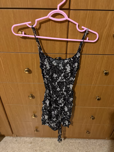 Floral Print Strappy Play Suit — pre-loved on Thrifted.mt