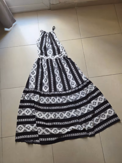 Black and white halter dress by Temu — pre-loved on Thrifted.mt