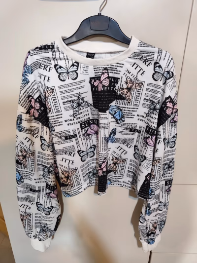 White butterfly shirt — pre-loved on Thrifted.mt