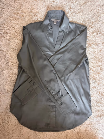Satin-look H&M shirt XS by H&M — pre-loved on Thrifted.mt