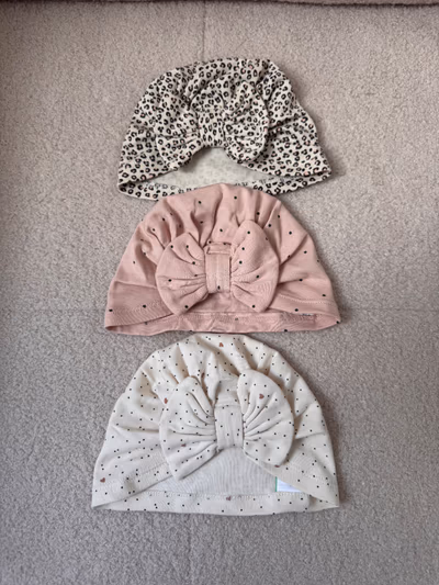 NEXT Baby - Set of 3 baby bow turbans hats - 3/6 months by Next — pre-loved on Thrifted.mt