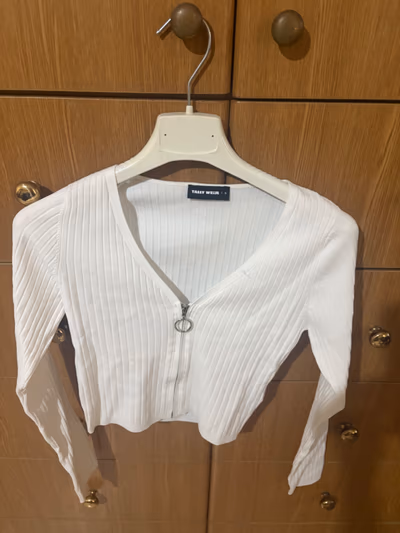 Tally Weijl White Zip Cardigan by Tally Weijl — pre-loved on Thrifted.mt