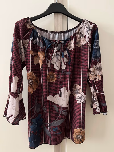 Floral Patterned Off-Shoulder Shirt — pre-loved on Thrifted.mt