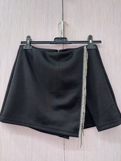 Black skorts — pre-loved on Thrifted.mt