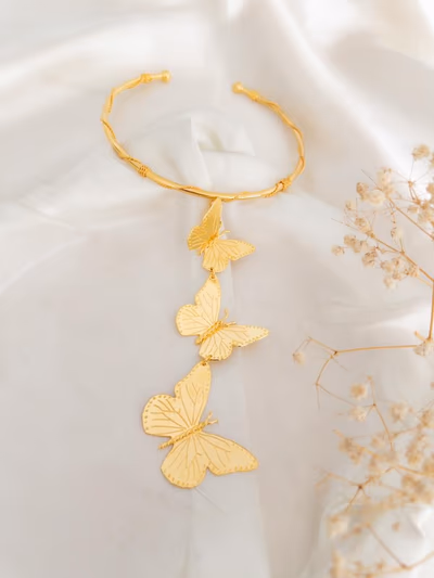 Handmade necklace  — pre-loved on Thrifted.mt