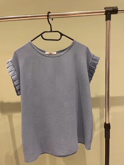 Blue blouse with frill sleeves by Candida — pre-loved on Thrifted.mt