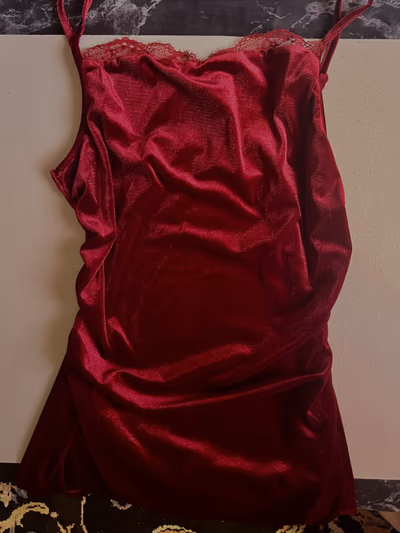 Red short length velvet dress by SHEIN — pre-loved on Thrifted.mt
