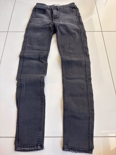 Pimkie Grey Wash Skinny Jeans by Pimkie — pre-loved on Thrifted.mt