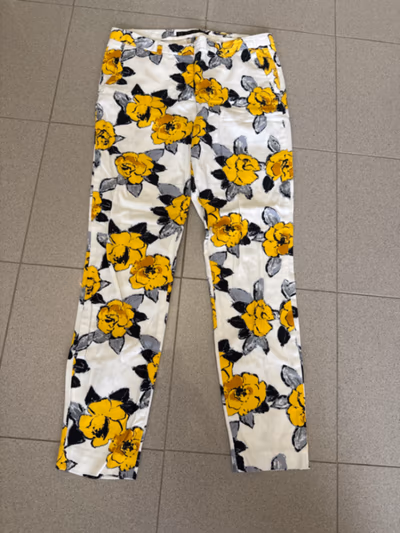 Floral Patterned Slim Trousers — pre-loved on Thrifted.mt