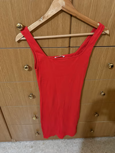 Red Ribbed Sleeveless Tank Top by Terranova — pre-loved on Thrifted.mt
