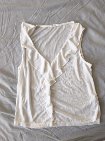 White Sleeveless Ruffle Top by Calliope — pre-loved on Thrifted.mt
