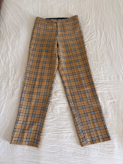 Pantalones rectos a cuadros by Sobrino — pre-loved on Thrifted.mt