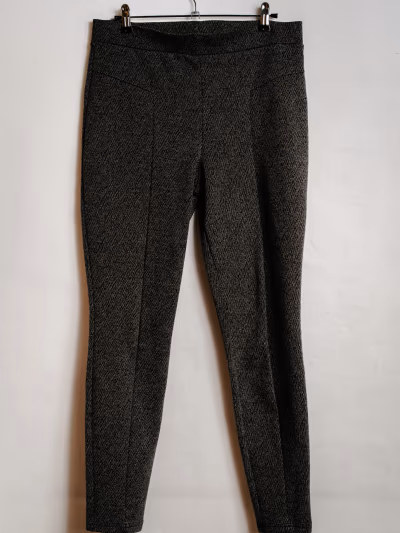 Textured black slim trousers — pre-loved on Thrifted.mt