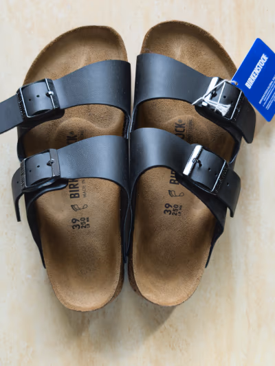 Black Birkenstock Arizona Sandals by Birkenstock — pre-loved on Thrifted.mt