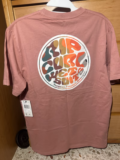 Camiseta de algodão com estampa Rip Curl by Rip Curl — pre-loved on Thrifted.mt