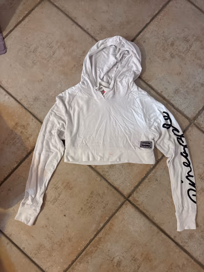 White Pineapple Cropped Hoodie by Pineapple — pre-loved on Thrifted.mt