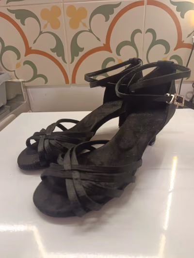 Black latin dance heels — pre-loved on Thrifted.mt