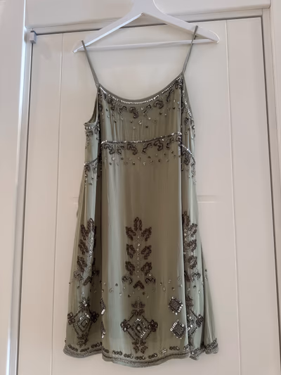 Zara  by Zara — pre-loved on Thrifted.mt
