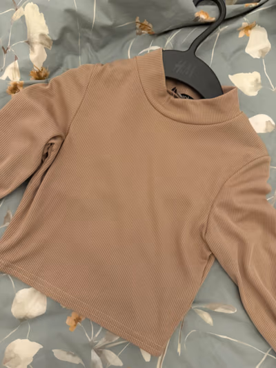 Ribbed High Neck Long Sleeve by Bershka — pre-loved on Thrifted.mt