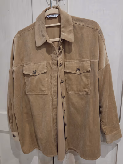 Beige corduroy button-up shirt by Stradivarius — pre-loved on Thrifted.mt