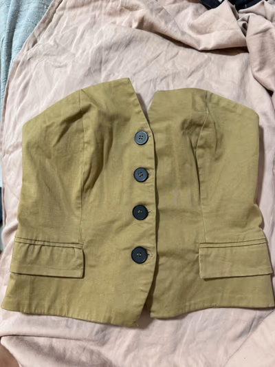 Top corset Bershka by Bershka — pre-loved on Thrifted.mt
