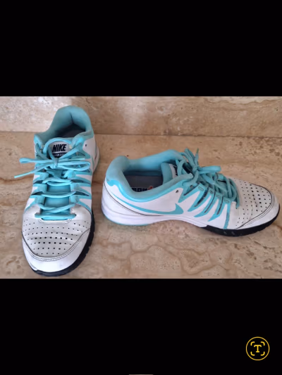 Nike Vapor Court Tennis Trainers by Nike — pre-loved on Thrifted.mt