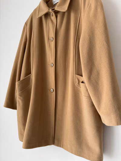 Camel wool cashmere blend coat — pre-loved on Thrifted.mt