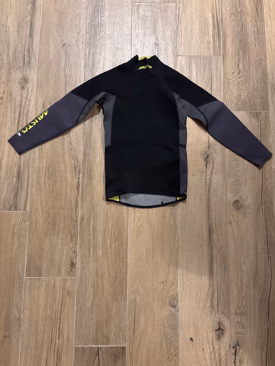 Musto Long Sleeve Neoprene Top by Musto — pre-loved on Thrifted.mt