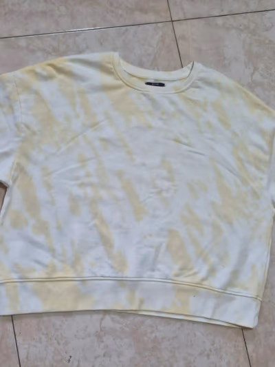 Tie Dye Sweatshirt by KIABI — pre-loved on Thrifted.mt