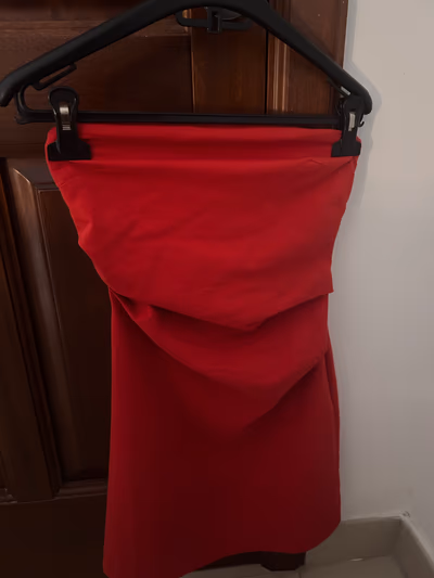 Red strapless mini dress by Pull&Bear — pre-loved on Thrifted.mt