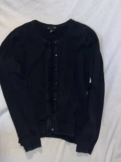 Black H&M Basic Cardigan by H&M — pre-loved on Thrifted.mt