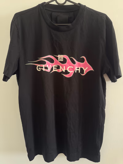 Maglietta con logo "Flame" di Givenchy by Givenchy — pre-loved on Thrifted.mt