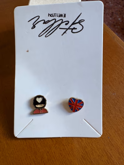 London Guard Union Jack Earrings — pre-loved on Thrifted.mt
