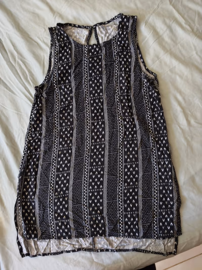 Black patterned sleeveless dress by Stradivarius — pre-loved on Thrifted.mt