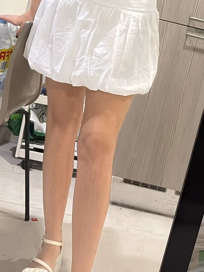White high-waisted bubble skirt by Terranova — pre-loved on Thrifted.mt