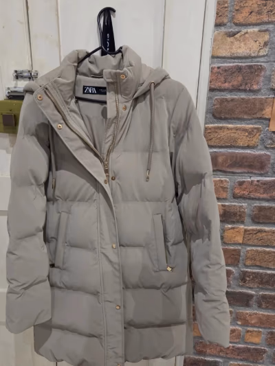 Zara Padded Hooded Jacket by Zara — pre-loved on Thrifted.mt