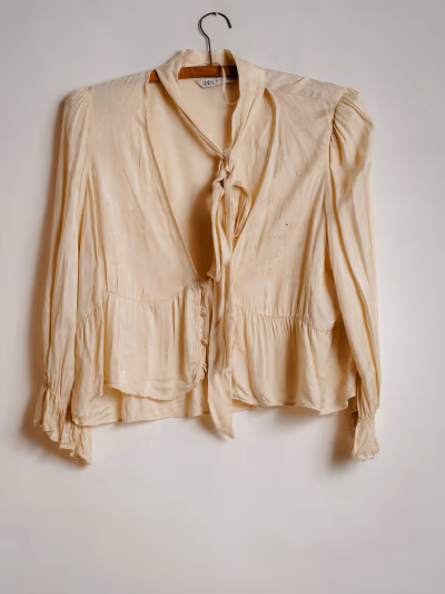 Tie-Neck Cropped Blouse — pre-loved on Thrifted.mt